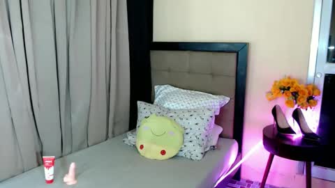 twinny pie online show from December 2024 09:28:01 AM