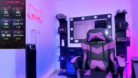 Snapshot of miss_kittyn chatting on November 2025 12:31:02 AM Miss Kittyn online show from November 2025 12:31:02 AM