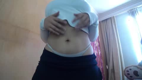 lilieth  online show from February 2025 05:17:02 PM