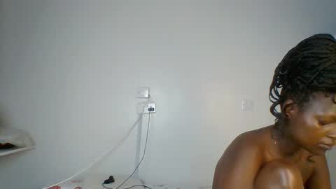 miss_lolah7 online show from May 2026 12:46:02 PM