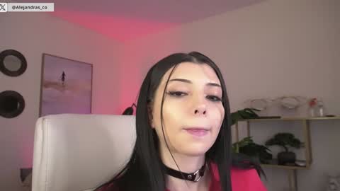 Alejandra online show from November 2025 11:37:01 PM