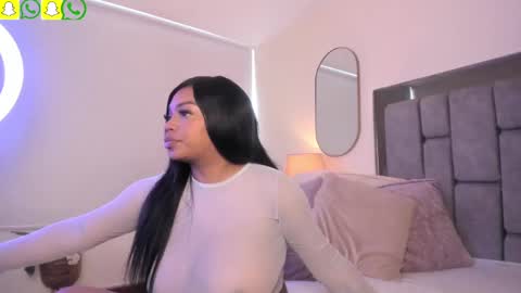 Snapshot of miss_mian chatting on October 2025 08:17:02 PM Mian online show from October 2025 08:17:02 PM