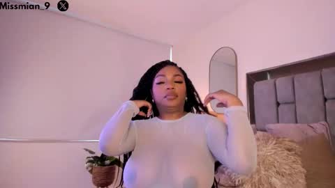 Snapshot of miss_mian chatting on October 2025 08:09:02 PM Mian online show from October 2025 08:09:02 PM