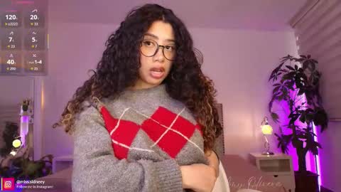 Amy Olivera online show from November 2025 12:06:02 PM