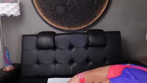 Snapshot of miss_vaiolette chatting on June 2026 11:11:02 AM Vaiolette online show from June 2026 11:11:02 AM