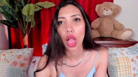 Miss Veronica online show from October 2025 01:12:01 PM