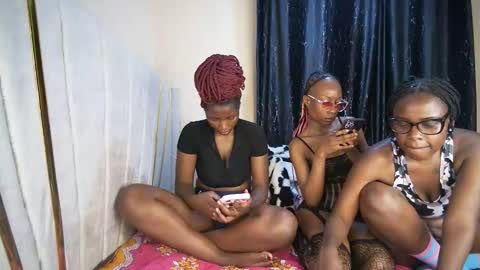 miss_worldfire online show from October 2025 09:48:01 PM