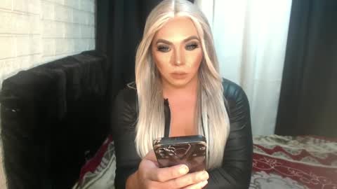 Snapshot of missaira69 chatting on December 2024 06:33:01 PM AIRA online show from December 2024 06:33:01 PM