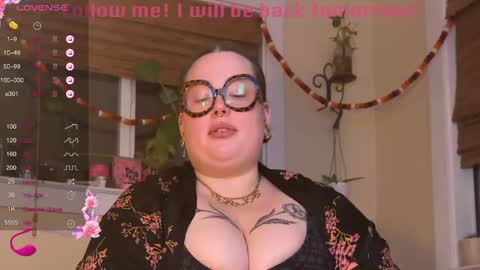 Snapshot of missbika chatting on December 2024 02:10:02 AM Miss Bika online show from December 2024 02:10:02 AM