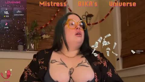 Snapshot of missbika chatting on March 2025 02:27:02 AM Miss Bika online show from March 2025 02:27:02 AM