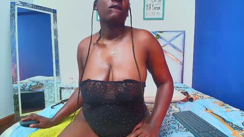 Miss Evelyn  online show from December 2024 06:59:01 PM