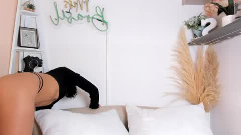 Sara Vanegas online show from June 2026 12:08:01 PM