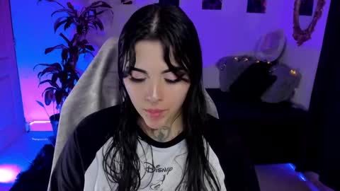 Snapshot of misscharlottte_18 chatting on January 2025 05:26:02 AM Missy Charlottte. Hey remember to give me a thumbs up ty online show from January 2025 05:26:02 AM