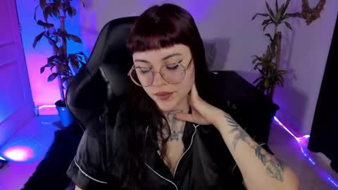 Snapshot of misscharlottte_18 chatting on March 2025 04:34:02 AM Missy Charlottte. Hey remember to give me a thumbs up ty online show from March 2025 04:34:02 AM