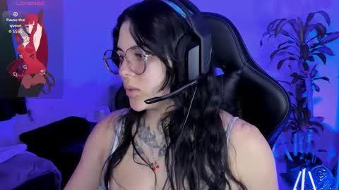 Snapshot of misscharlottte_18 chatting on November 2025 03:17:01 AM Missy Charlottte. Hey remember to give me a thumbs up ty online show from November 2025 03:17:01 AM