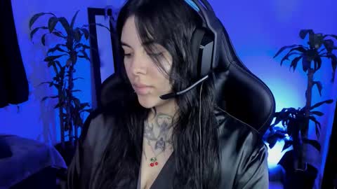 Snapshot of misscharlottte_18 chatting on November 2025 03:09:02 AM Missy Charlottte. Hey remember to give me a thumbs up ty online show from November 2025 03:09:02 AM