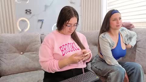 misscheelsee_as online show from April 2026 01:28:01 PM