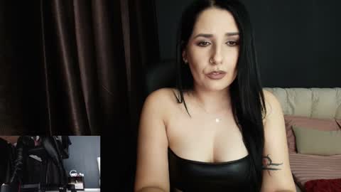 Miss online show from September 2025 10:21:02 PM