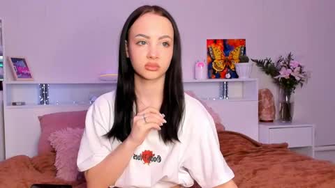 Hello dear my name Elisa online show from March 2026 07:31:01 PM