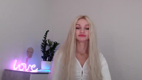 EMMA online show from December 2024 09:04:02 PM