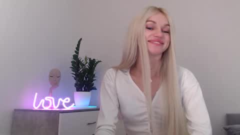 EMMA online show from December 2024 09:08:02 PM