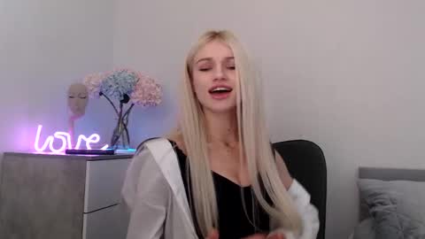 EMMA online show from January 2025 11:53:02 PM