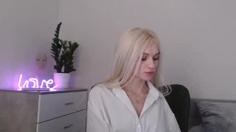 EMMA online show from January 2025 08:42:01 PM