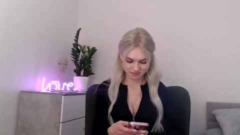 EMMA online show from January 2025 09:37:01 PM