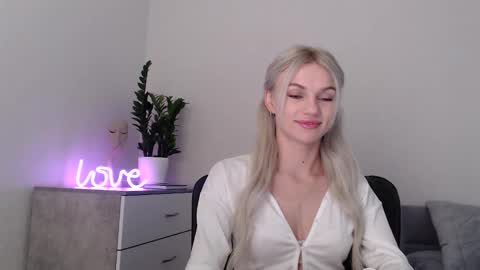 EMMA online show from February 2025 08:24:01 PM