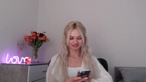 EMMA online show from February 2025 09:38:02 PM