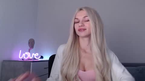 EMMA online show from December 2025 07:21:01 PM