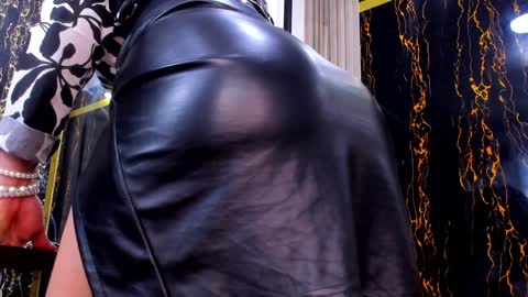 Escarlet online show from January 2025 10:41:02 AM