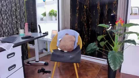 Escarlet online show from February 2025 05:46:02 AM