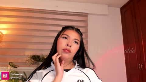 Julieta Arboleda   but i like call me esme online show from November 2025 09:41:02 PM