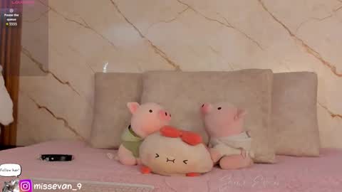 Sami Evan online show from December 2025 01:19:01 PM