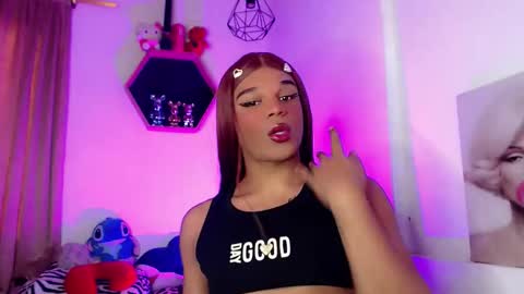 Snapshot of missfer_bigdick chatting on April 2026 08:53:02 PM Fer online show from April 2026 08:53:02 PM