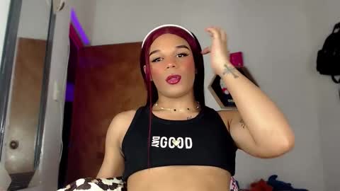 Snapshot of missfer_bigdick chatting on April 2026 07:58:02 PM Fer online show from April 2026 07:58:02 PM