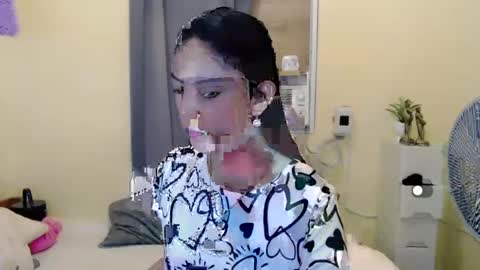 Snapshot of missindependent999 chatting on February 2025 04:44:02 AM jj online show from February 2025 04:44:02 AM