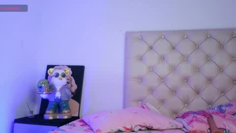 misskatiia online show from January 2025 12:29:02 PM