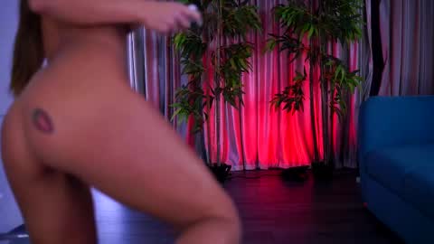 misskiarra online show from March 2025 05:24:02 AM