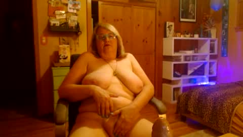 Snapshot of misskittyfox chatting on July 2026 05:07:01 AM MissKittyFox online show from July 2026 05:07:01 AM