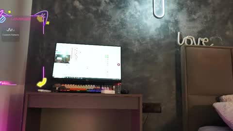 misskristel online show from September 2025 05:44:01 AM