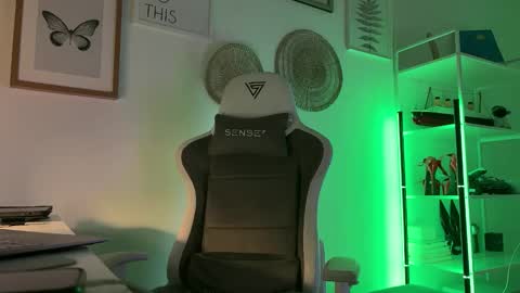 Snapshot of misslalii chatting on March 2026 05:41:02 PM misslalii online show from March 2026 05:41:02 PM