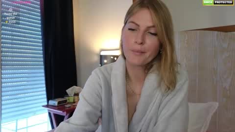 Misslucci online show from September 2025 07:32:01 AM