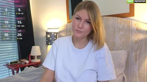 Misslucci online show from November 2025 09:02:02 AM