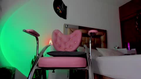 Lucye Robbie online show from December 2024 01:39:01 AM