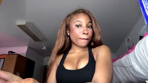 missmarimac online show from February 2026 09:58:01 PM