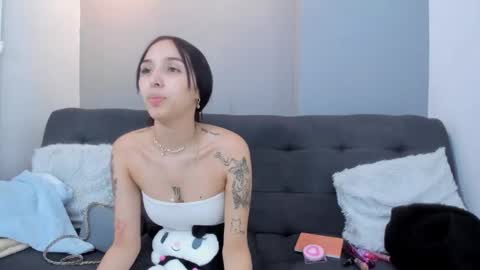 Miss Melody online show from November 2025 03:36:01 PM