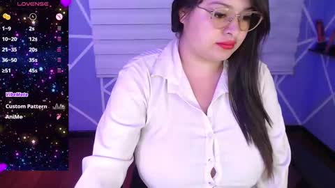 Miia online show from October 2025 02:51:02 PM