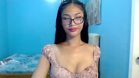 missminervaa online show from May 2026 03:27:01 PM